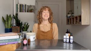 Aromatherapist Suzie online workshops 300x169